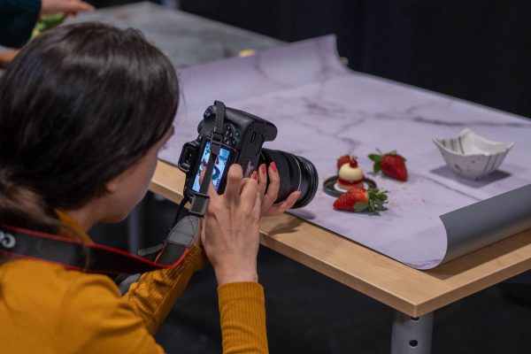 NU-Q Students Explore Food Photography with Fujifilm