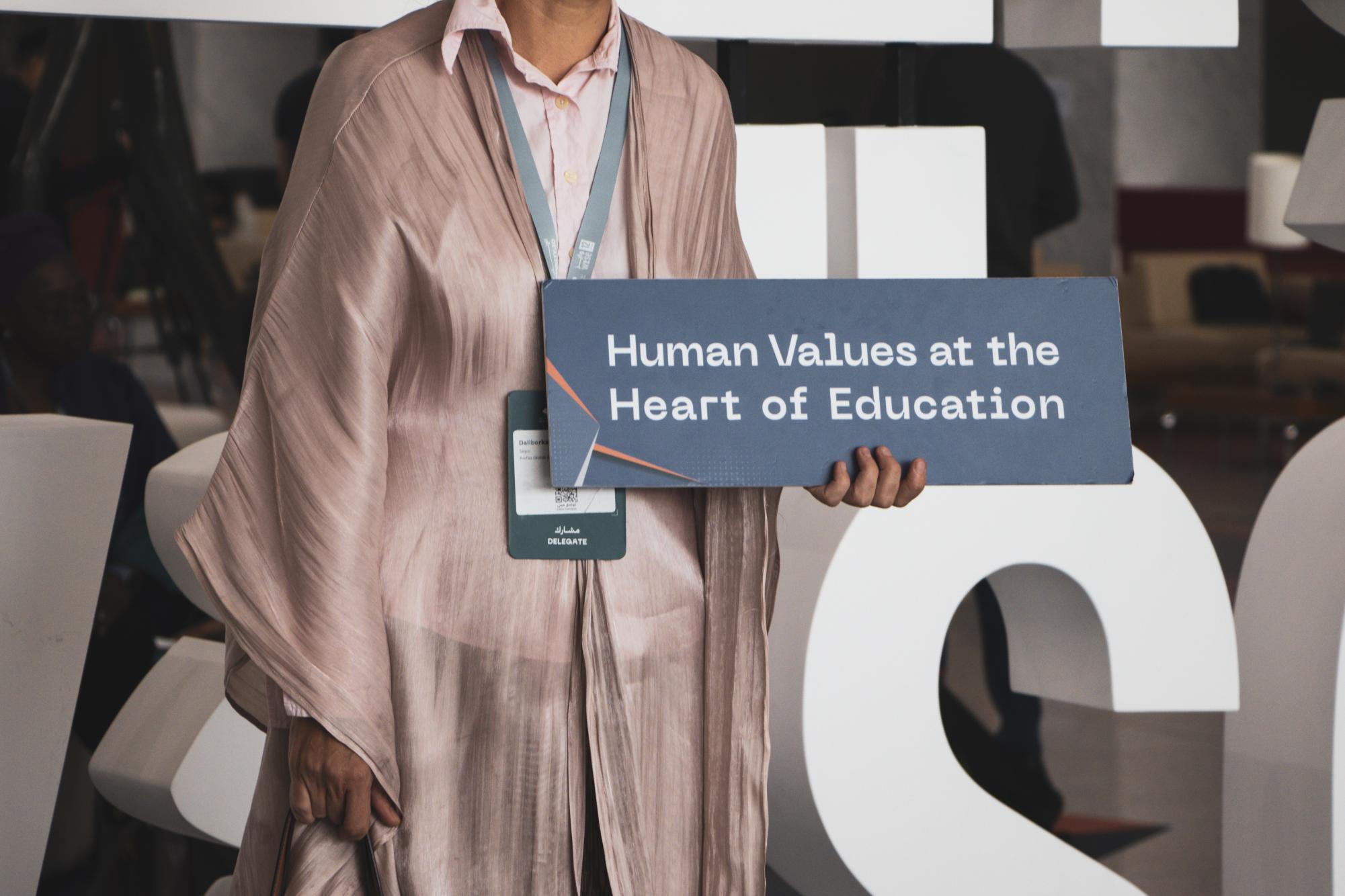 At WISE 12, Experts and Delegates Question Who Controls Knowledge in the AI Era